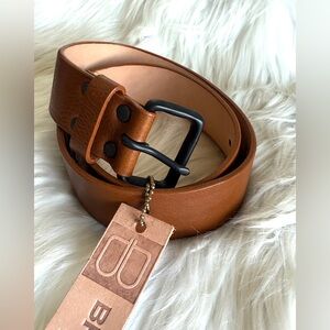 🇨🇦 Brave Leather Collection - Tan Vachetta Leather